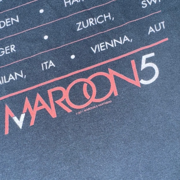 Distressed 2011‎ Maroon 5 Tour Merch - Picture 6 of 7